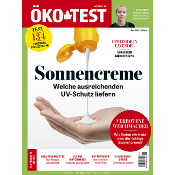 Cover der ÖKO-TEST Juni 2025 mit dem Titel 'Sonnencreme: Welche ausreichenden UV-Schutz liefern' und Bild von Sonnencreme, die auf eine Hand gegeben wird. Hinweis auf Test von 134 Produkten und Thema verbotene Weichmacher.