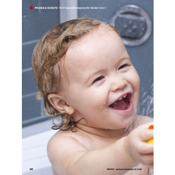 Zeitschriftenseite mit Testbericht zu Duschshampoos für Kinder 2-in1, Überschrift 'Gute Produkte gibt es schon für wenig Geld', Text über Testergebnisse von15 Marken