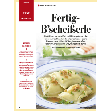 Titel 'Fertig-B'scheißerle' über einem Teller mit gefüllten Maultaschen in Brühe, garniert mit Schnittlauch und Röstzwiebeln